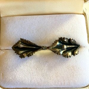 Vintage Sterling earrings, beautiful design, screw backs